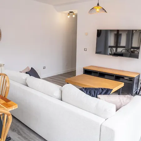Precioso Apartamento En By Renthas