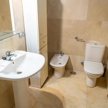 Precioso Apartamento En By Renthas דירה